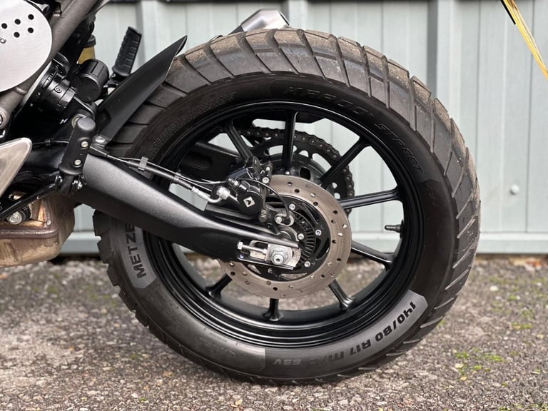 Stunning One Owner 2024/24 Triumph Scrambler 400X Motorcycle 