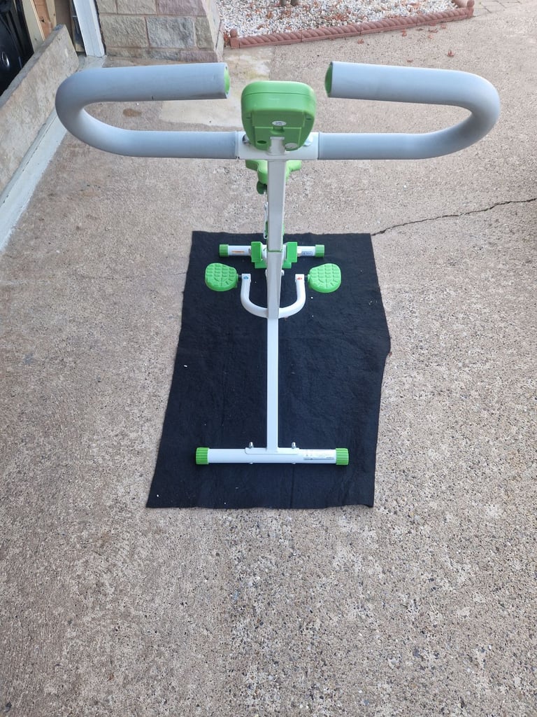 Sunny Row and Ride Machine