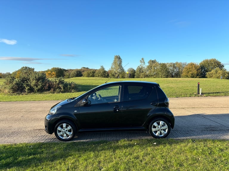 Toyota, AYGO, Hatchback, 2012, Manual, 998 (cc), 5 doors