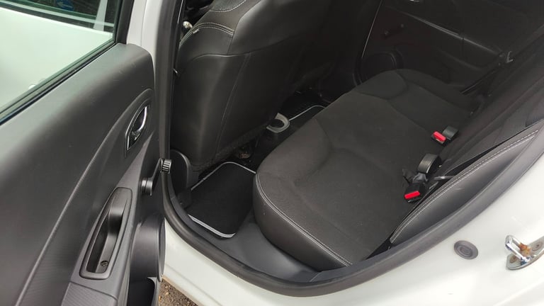 Renault, CLIO, Hatchback, 2013, Manual, 1461 (cc), 5 doors