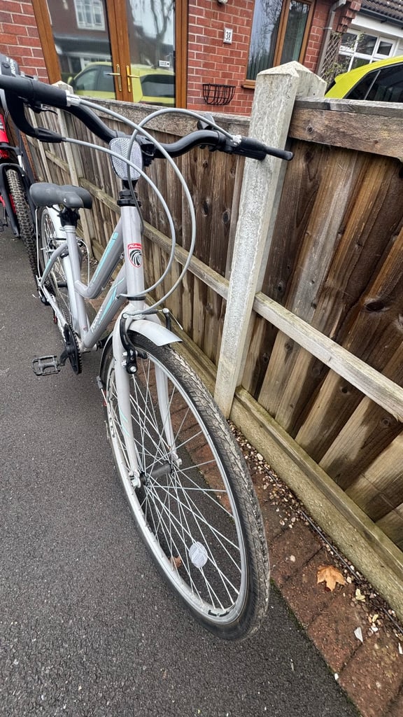 Ladies swift falcon bike