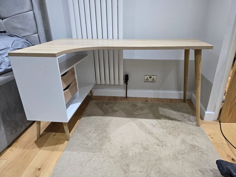 White & Oak Corner Office Table