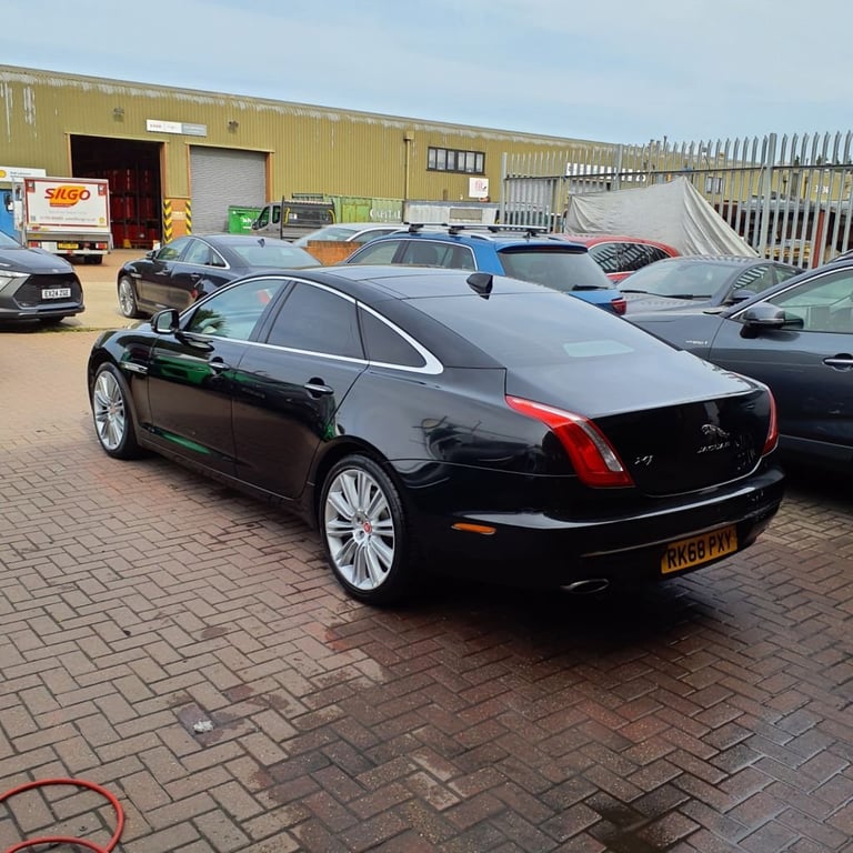 2018 68 JAGUAR XJ 3.0 D V6 PORTFOLIO 4D 296 BHP DIESEL