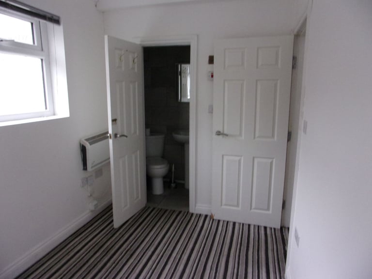 2 BED FIRST FLOOR FLAT- FLEETWOOD ROAD- NO DEPOSIT