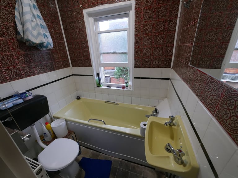Double Room in Shared property near Big Train Station of Bournemouth