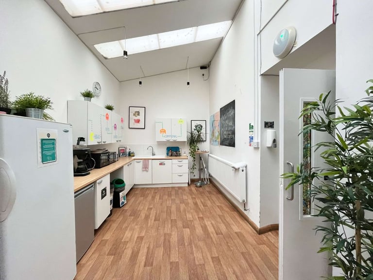 Creative Space | Office | Beauty Room | Workspace | Commercial Unit in South West London SW19