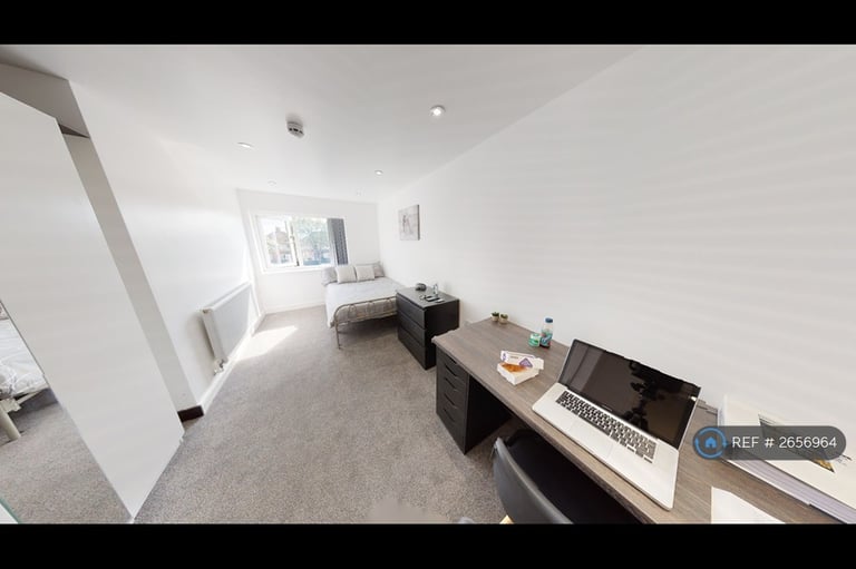 8 bedroom house in Charter Avenue, Coventry, CV4 (8 bed) (#2656964)