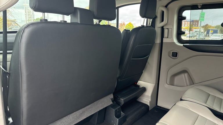 2022 Ford Tourneo Custom 2.0 EcoBlue 150ps Low Roof 8 Seater Titanium MPV DIESEL Manual