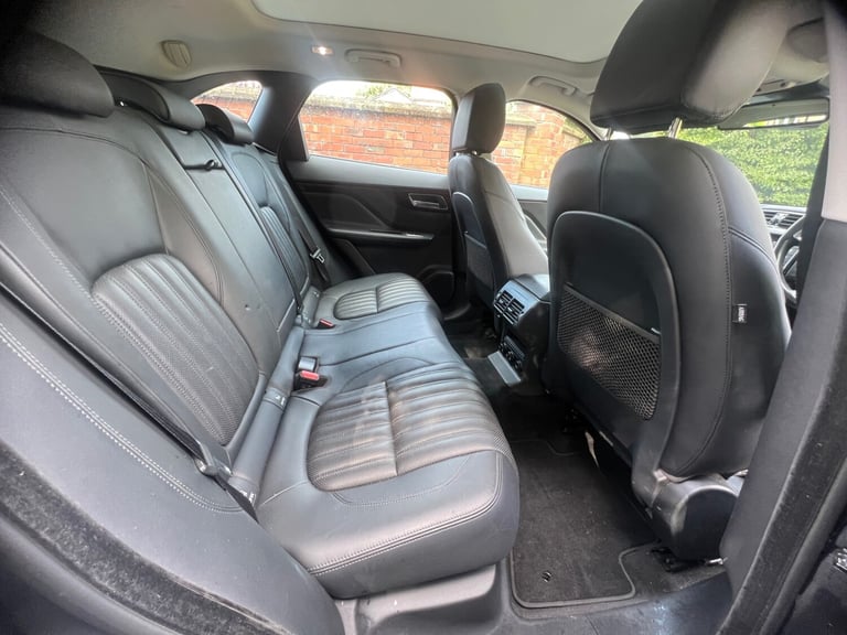 2017 Jaguar F-Pace 2.0d Portfolio 5dr Auto AWD 180 Bhp ESTATE Diesel Automatic