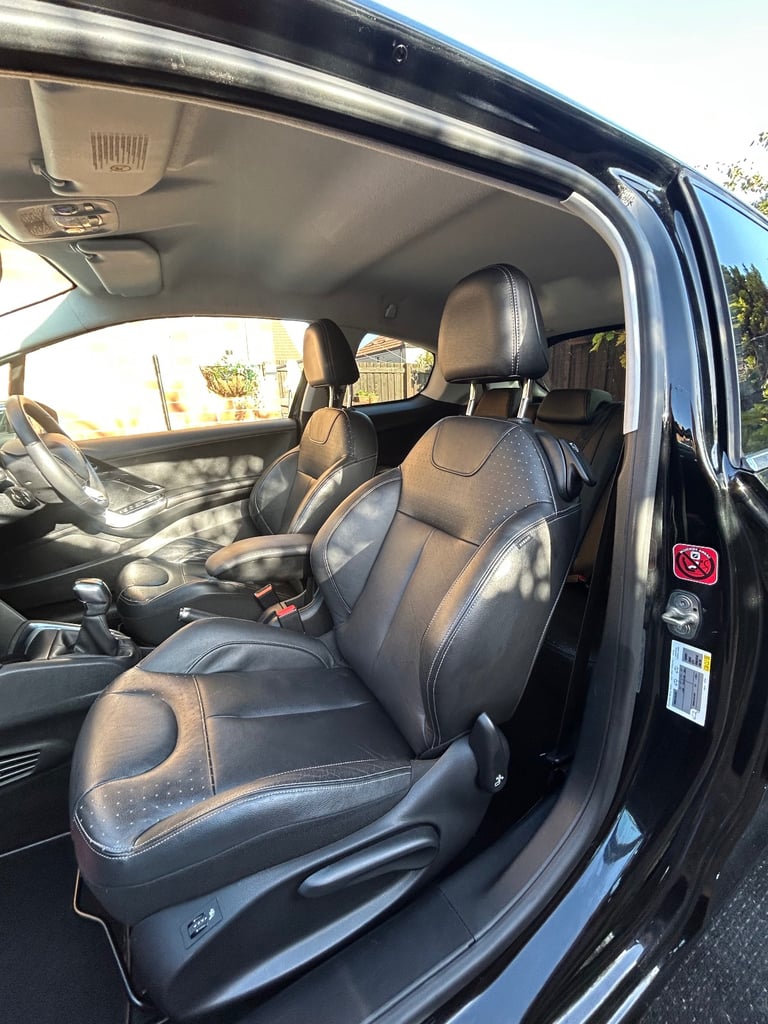 Peugeot, 208, Hatchback, 2013, Manual, 1200 (cc), 3 doors