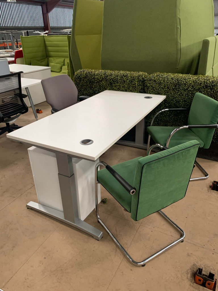 Office desk 