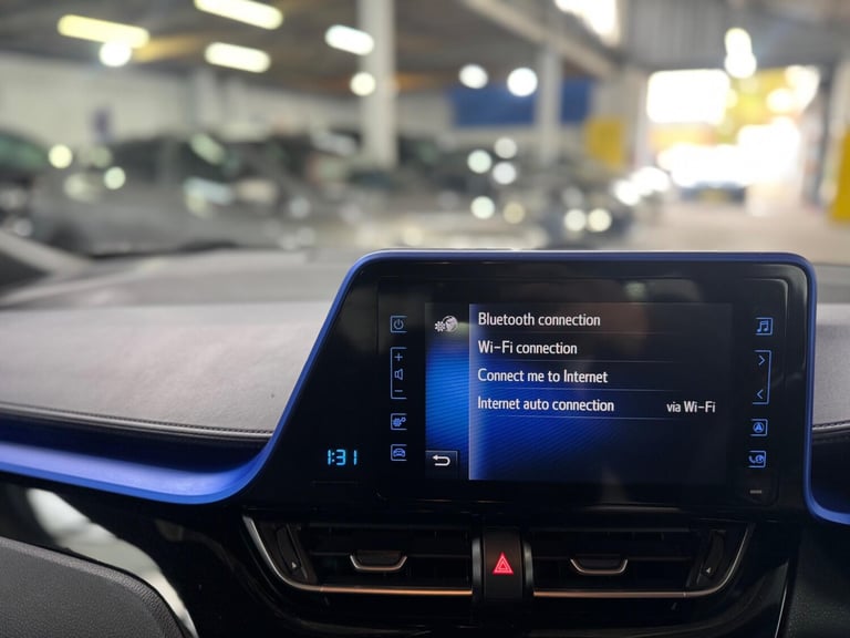 2018 Toyota C-HR 1.8 VVT-h Dynamic SUV 5dr Petrol Hybrid CVT Euro 6 (s/s) (122 ps) HATCHBACK Petr...
