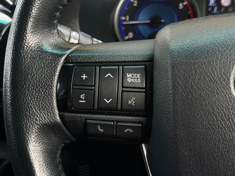 2018 Toyota Hilux 2.4 D-4D Invincible Auto 4WD Euro 6 (s/s) 4dr (TSS) PICK UP Diesel Automatic