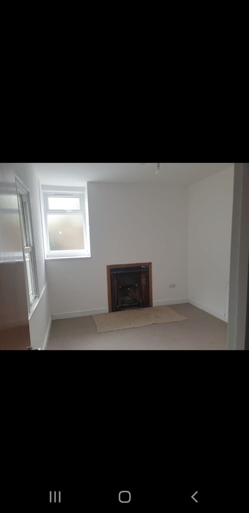 Ground floor 2 bedroom flat available 
