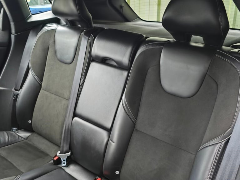 2017 Volvo V40 2.0 D2 R-Design Nav Plus Hatchback 5dr Diesel Manual Euro 6 (s/s) (120 ps) Hatchba...