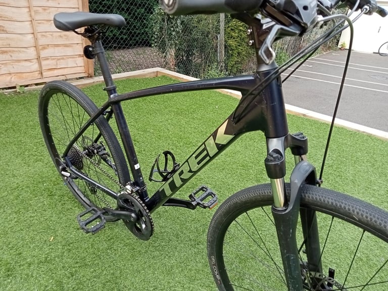 Trek Dual Sport Hybrid Mountain Bike.