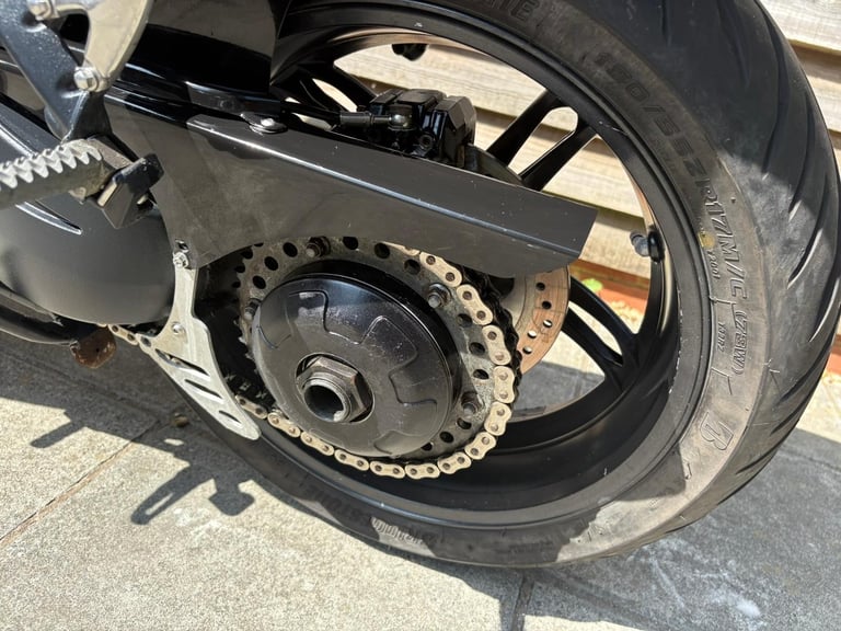 2007 / 07 Triumph Sprint 1050 £1900 Red 42803 miles.