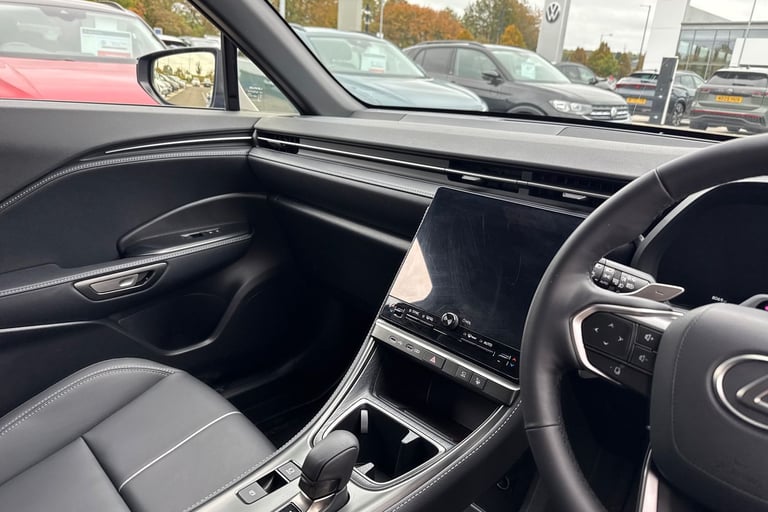 2024 Lexus LBX 1.5 VVT-iE Takumi SUV 5dr Petrol Hybrid E-CVT Euro 6 (s/s) (136 ps) SUV PETROL/ELE...