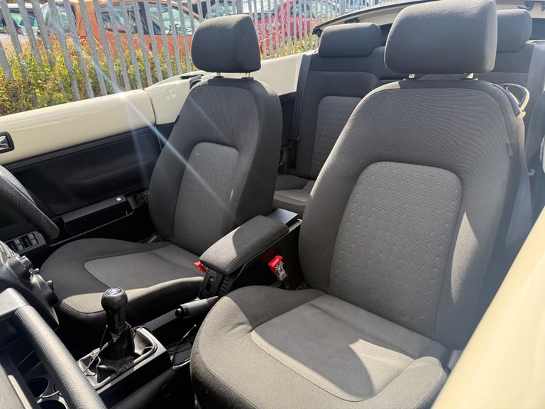 2009 Volkswagen Beetle 1.6 Luna 2dr CONVERTIBLE Petrol Manual