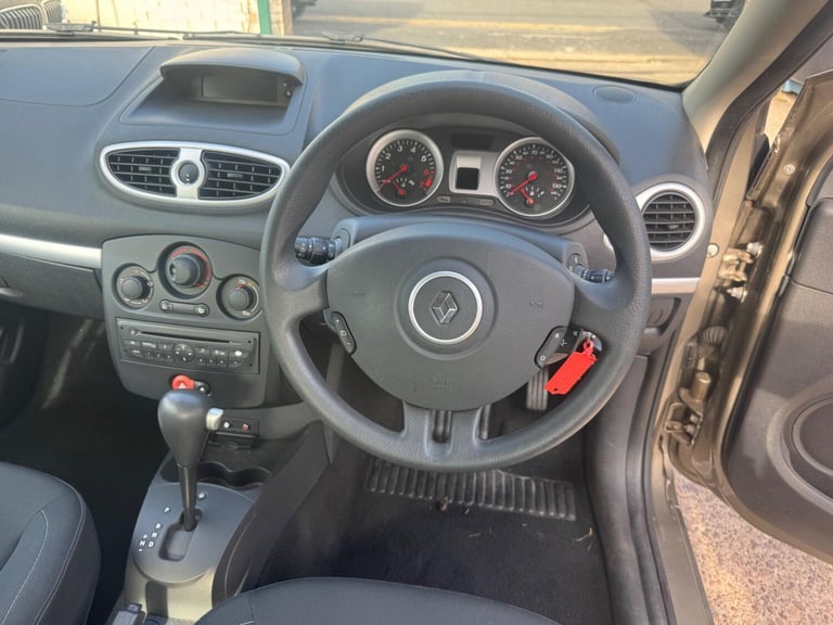 2009 Renault Clio 1.6 VVT Expression Auto Euro 5 5dr HATCHBACK Petrol Automatic