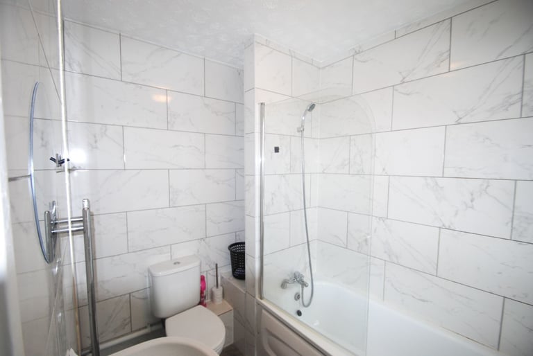 Two bedroom ground floor ex-local maisonette E14