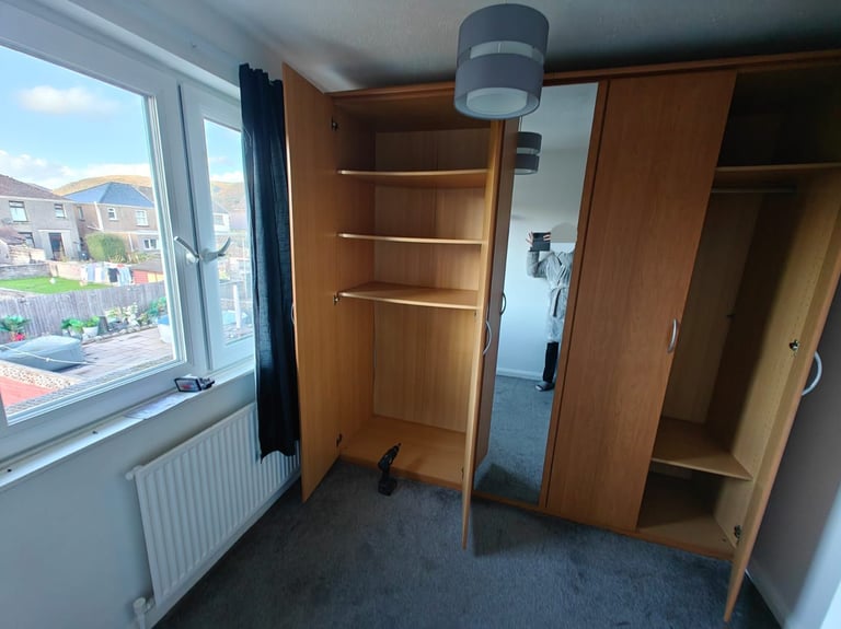 Large Wardrobe - 3 Units - 7'5''