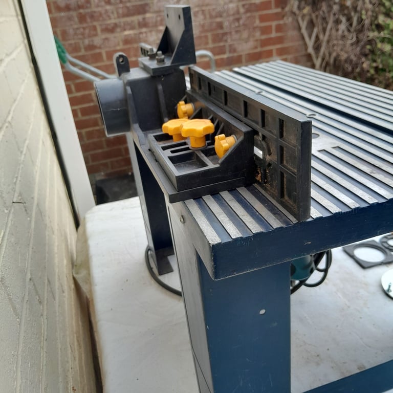 Erbauer 2100W Router & Table
