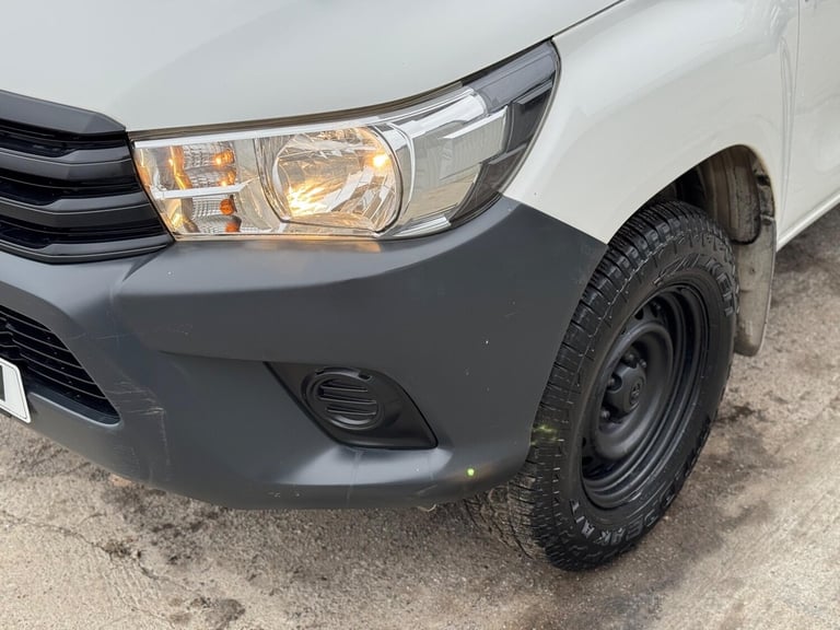 2019 Toyota Hilux Active D/Cab Pick Up 2.4 D-4D PICK UP DIESEL Manual
