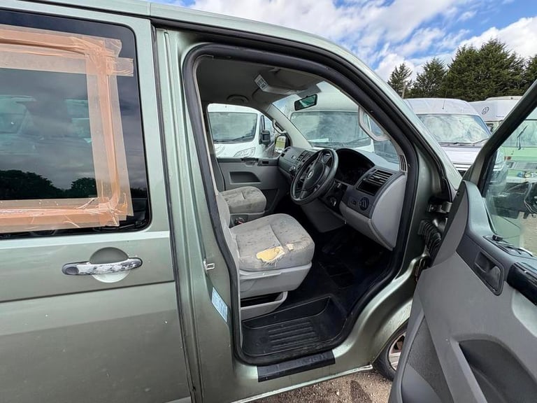 2009 Volkswagen Transporter Shuttle 2.5TDI PD 174PS SE Minibus MPV DIESEL Manual