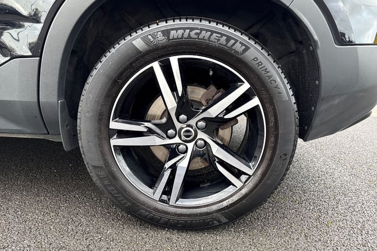 2023 Volvo XC40 2.0 B3 MHEV Plus DCT Auto Euro 6 (s/s) 5dr SUV PETROL Automatic