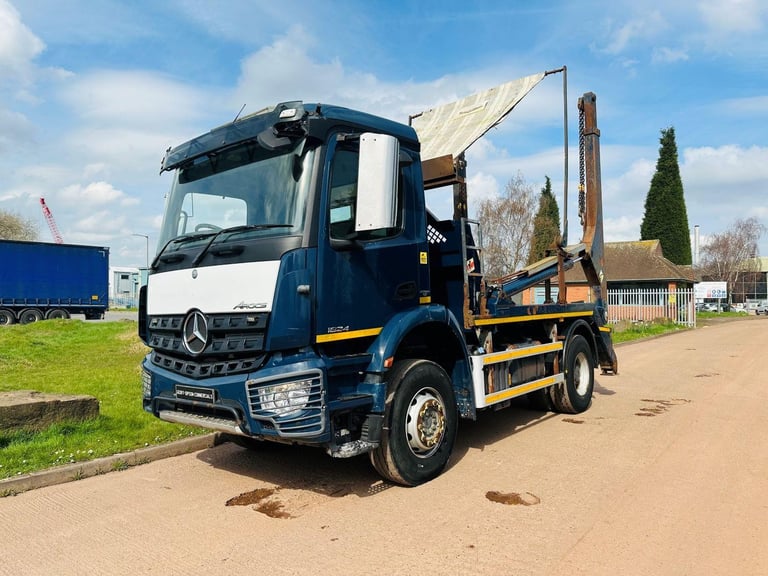 MERCEDES AROCS 1824 2014 (64) EURO 6, 18 TON SKIP LOADER, HYVALIFT EQUIPMENT