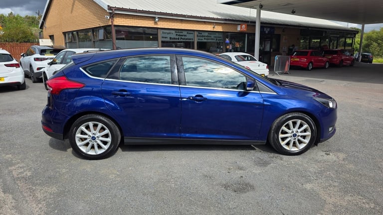 2015 Ford Focus 1.0 EcoBoost 125 Titanium 5dr HATCHBACK Petrol Manual