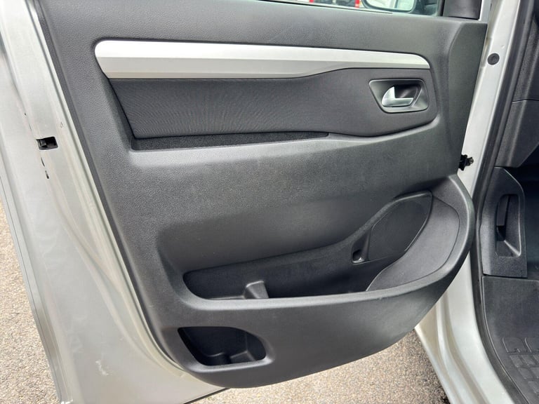 2017 Toyota PROACE CITY Verso 1.6D Shuttle Medium MPV MWB Euro 6 (s/s) 5dr (9 Seat) MPV Diesel Ma...