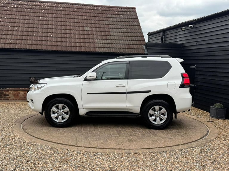 2022 Toyota Land Cruiser 2.8D Active SUV 3dr Diesel Auto 4WD Euro 6 (s/s) (204 ps) ESTATE Diesel ...