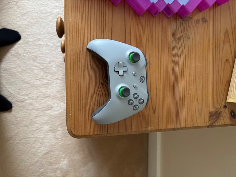 image for Free Xbox controller 