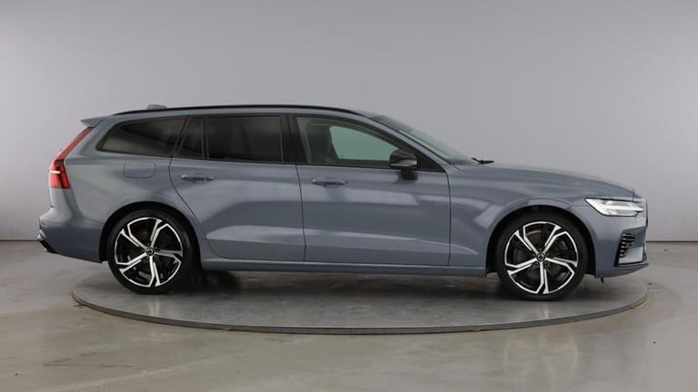 2022 Volvo V60 Recharge Plus T6 AWD plug-in hybrid Electric/Petrol Dark Automatic Estate Hybrid A...