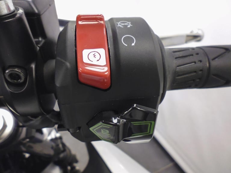 2025 KAWASAKI Z7 HYBRID