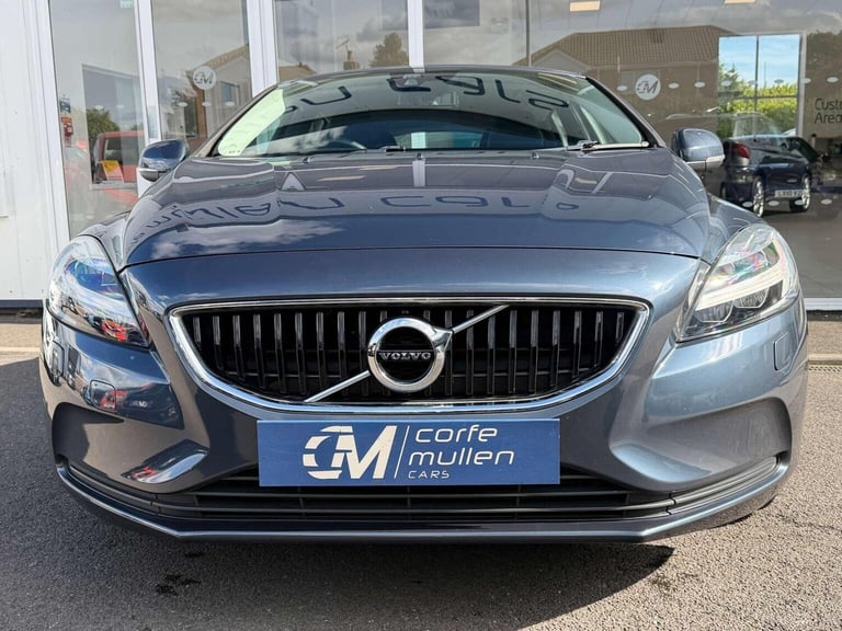 VOLVO V40 2.0 D2 Momentum Euro 6 (s/s) 5dr 2017