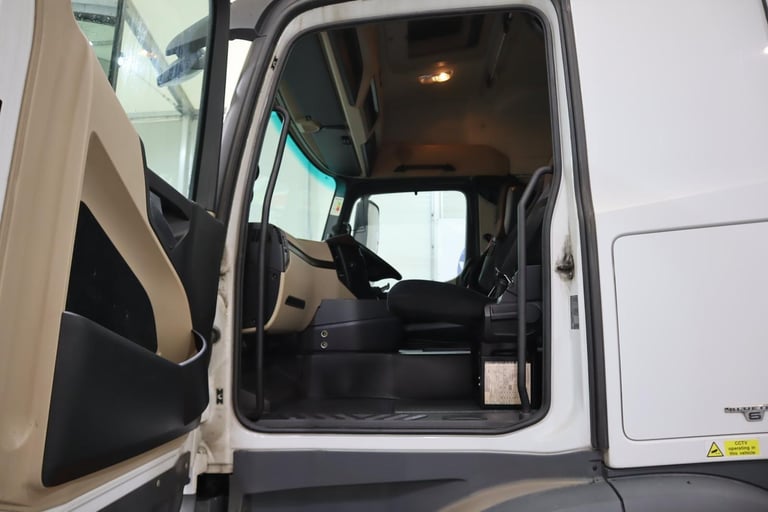 2018 (18 PLATE) Mercedes Benz Actros 2543 6x2 Euro 6 Tractor Units