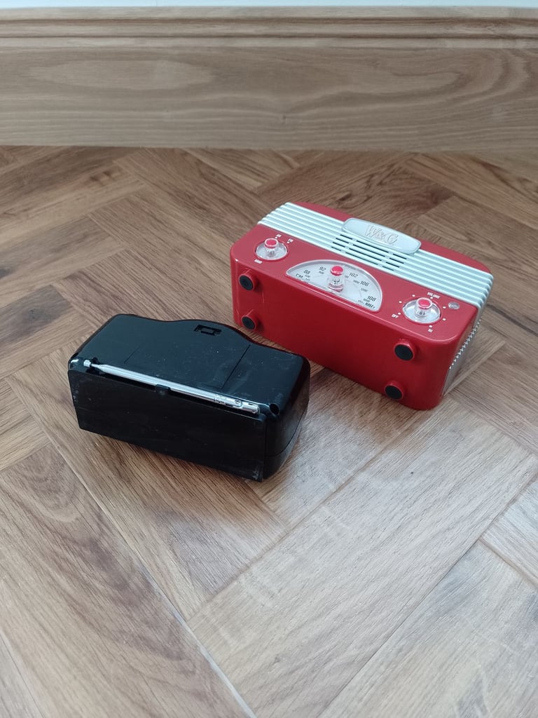BATTERY RADIOS X 2 
