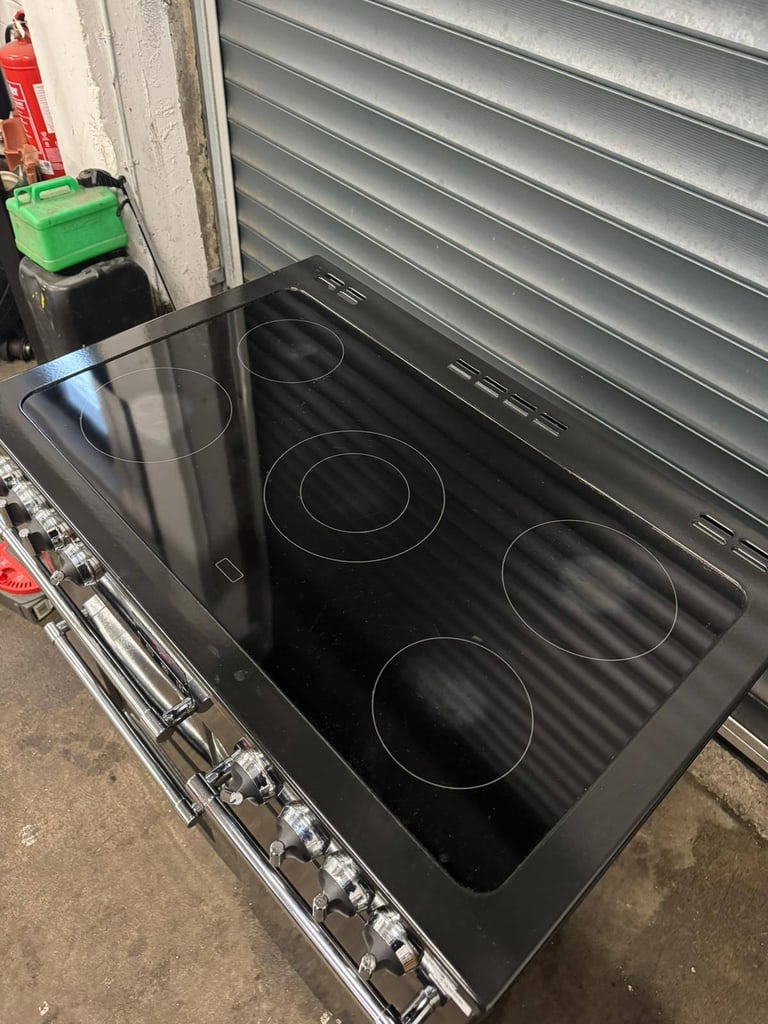 Black Belling Farmhouse 90e cm Range cooker comes with 3 months warranty, Ref:19596
