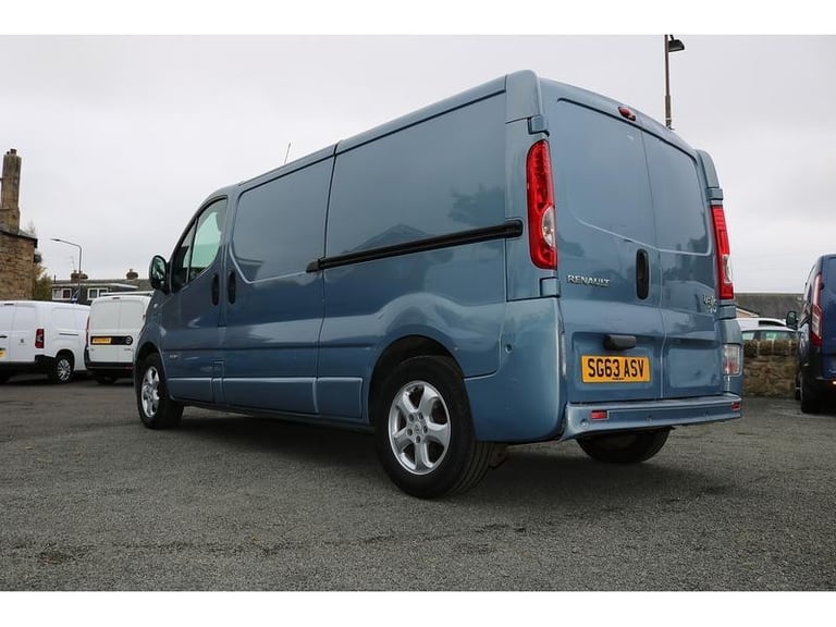 2013 RENAULT TRAFIC LWB *NO VAT* SPORT EXCELLENT CONDITION YEARS MOT vivaro