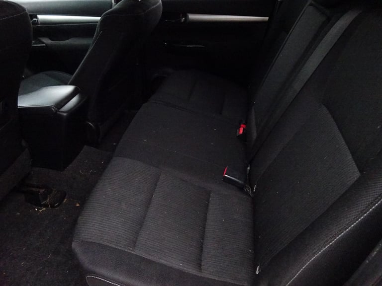 2016 66 REG TOYOTA HILUX INVINCIBLE D-4D 4WD DIESEL AUTO DAMAGED SALVAGE