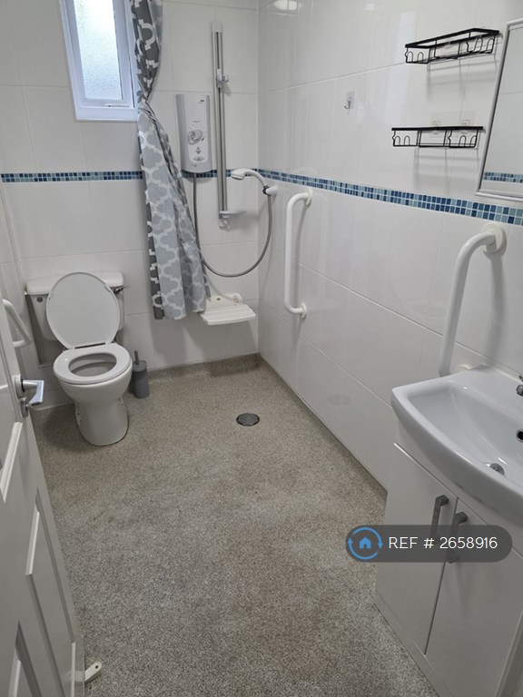 1 bedroom flat in Melton Road, Nottingham, NG2 (1 bed) (#2658916)