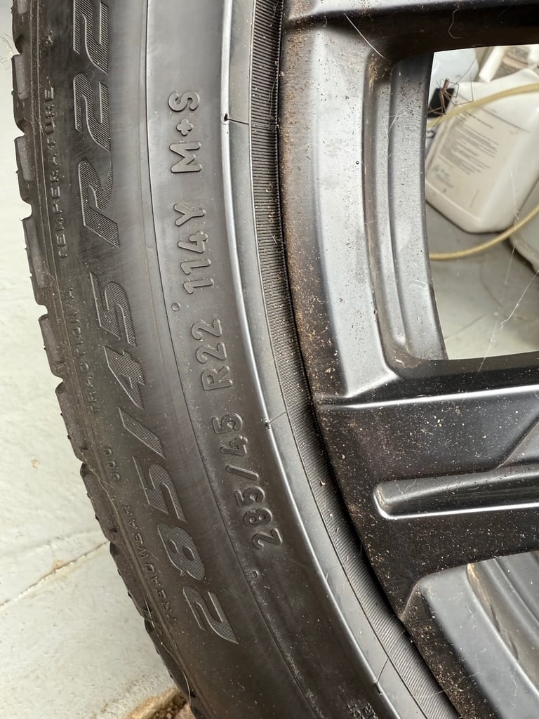 Land Rover defender firelli  alloy wheels 285/45 R22