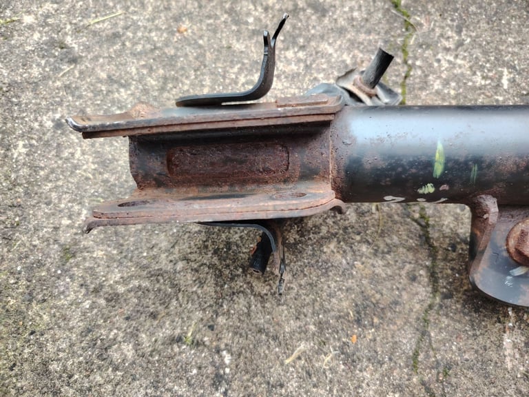 Nissan Nv200 front strut shock absorber assembly both