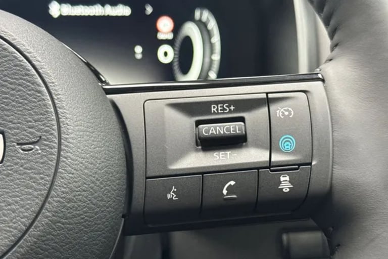 2025 Nissan Qashqai 1.5 E-Power 205 N-Connecta [Glass Roof] 5dr Auto Hatchback Hybrid Automatic