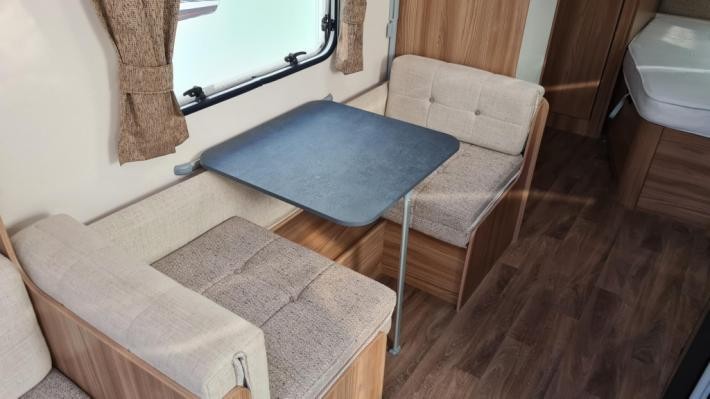 2022 Sprite Quattro FB Used Caravan