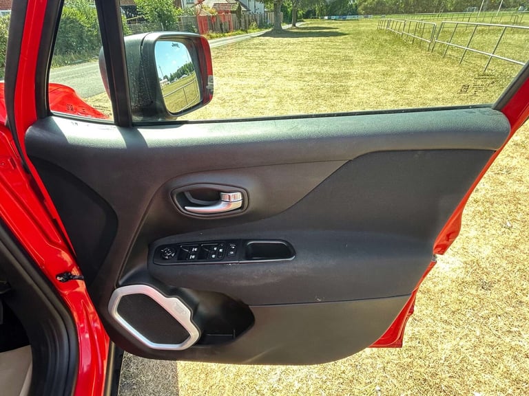2015 Jeep Renegade 1.6 E-torQ Sport 5dr ESTATE PETROL Manual