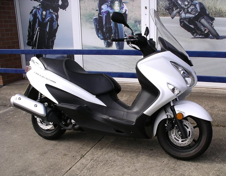 2020 Suzuki Burgman 200 in mint condition. 8400 miles with full history.